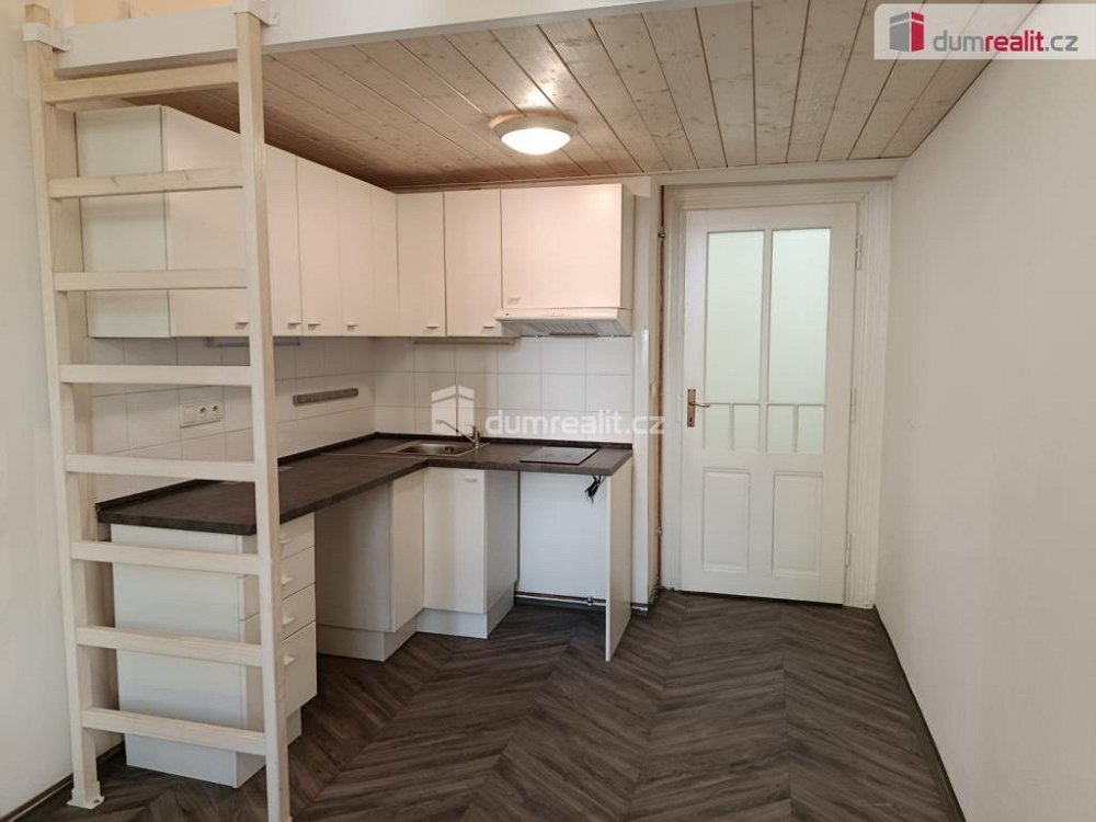 1+kk, Na spojce, Praha 10 - Vršovice