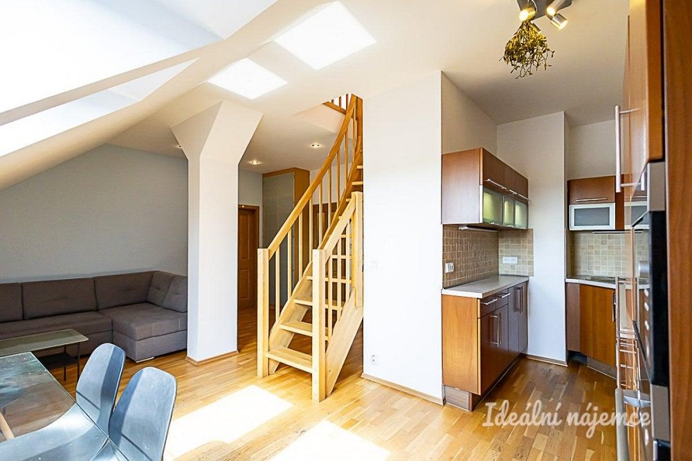 2+kk, Osadní, Praha 7 - Holešovice