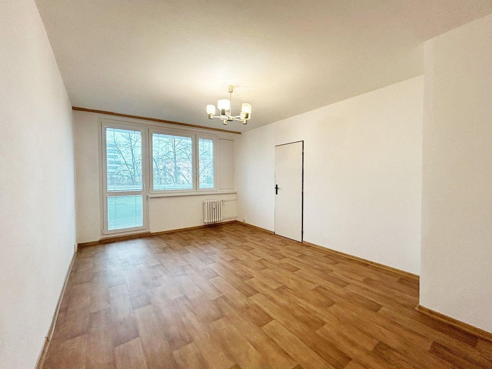 4+1, Doležalova, Praha 9 - Černý Most