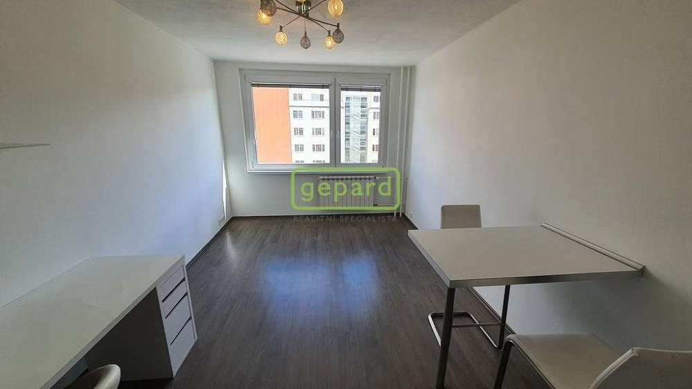 2+kk, Veronské nám., Praha 10 - Horní Měcholupy