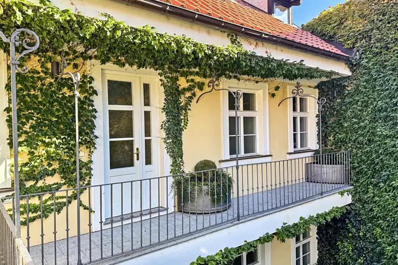 4+1, U lužického semináře, Praha 1 - Malá Strana