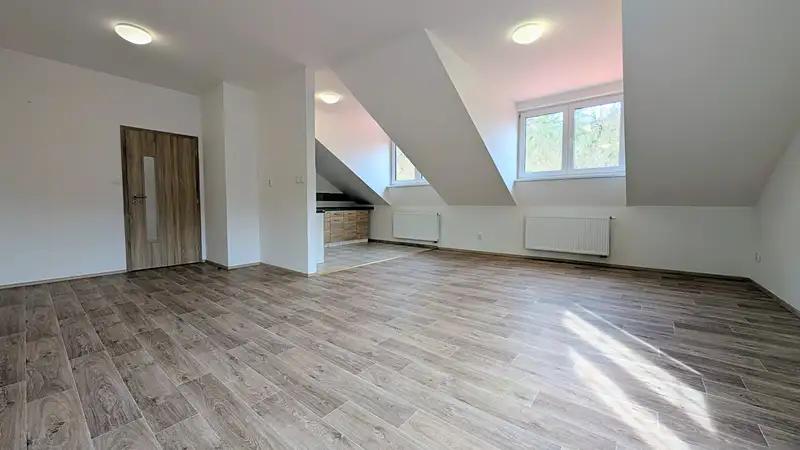 4+kk, U Koupaliště, Peruc, Louny, Ústecký kraj