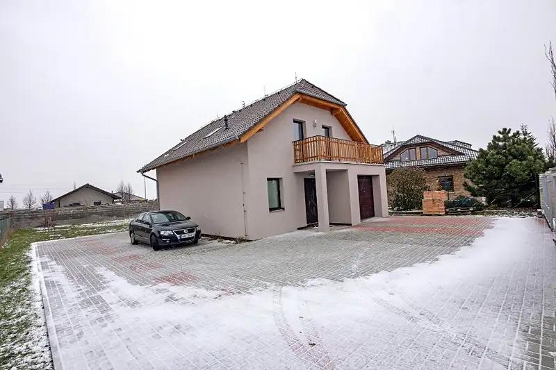 4+kk, Šeříková, Šestajovice, Praha-východ, Středočeský kraj