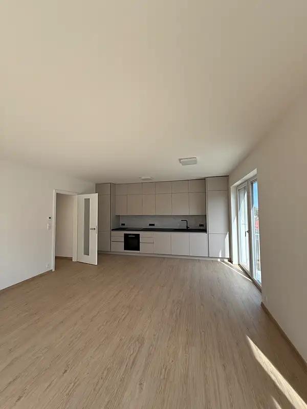 2+kk, Hostivice, Praha-západ, Středočeský kraj