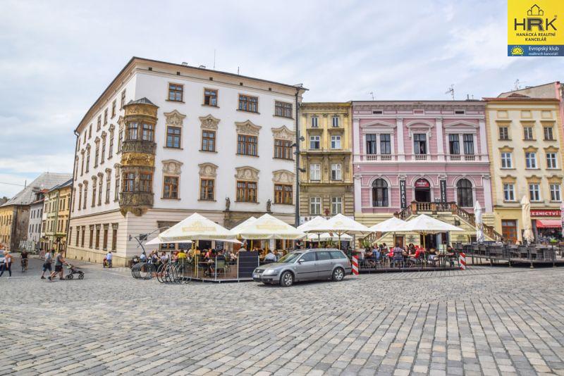 1+1, Dolní náměstí, Olomouc, Olomoucký kraj