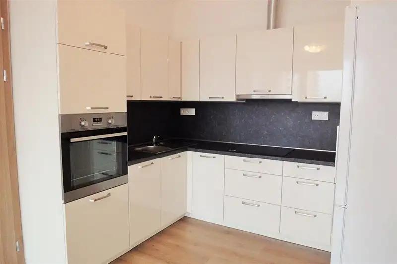 2+kk, Nad úžlabinou, Praha 10 - Malešice