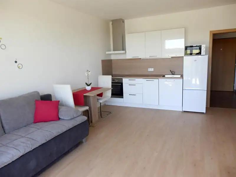 1+kk, Ječná, Hostivice, Praha-západ, Středočeský kraj