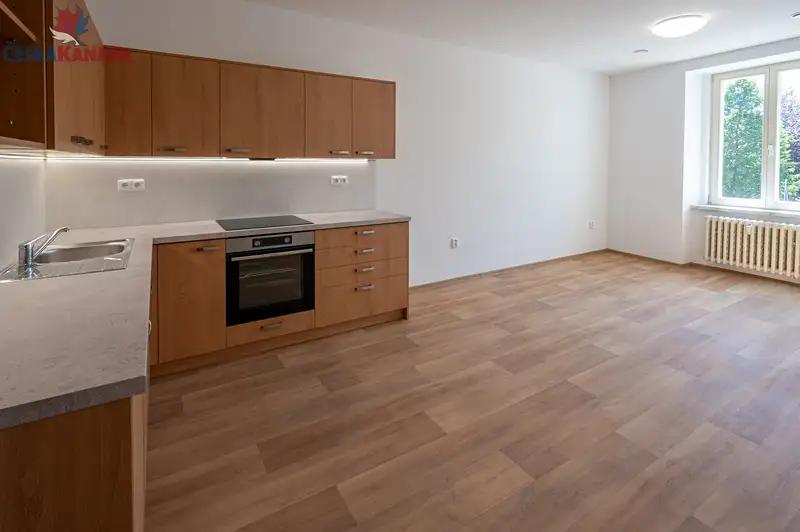 2+kk, Palackého nám., Dačice, Jindřichův Hradec, Jihočeský kraj
