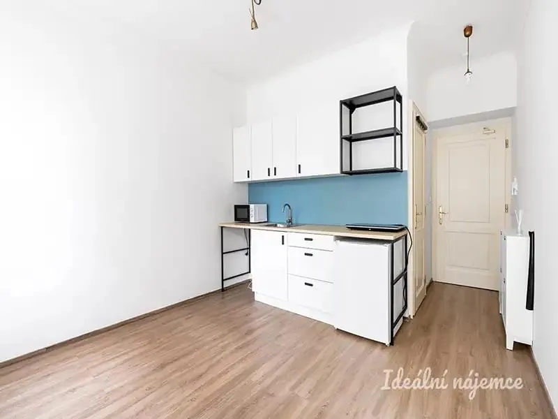 1+kk, Černomořská, Praha 10 - Vršovice