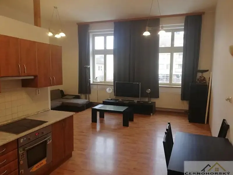 1+kk, Husovo náměstí, Rakovník, Středočeský kraj