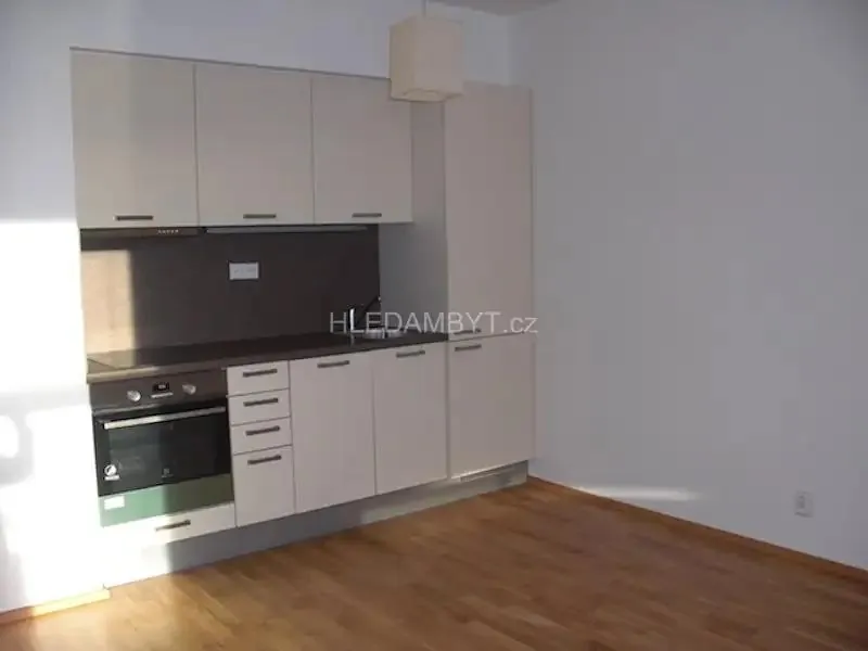 1+kk, Teplická, Praha 9 - Střížkov
