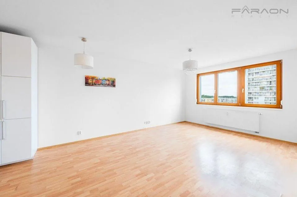 2+kk, Sluneční náměstí, Praha 5 - Stodůlky