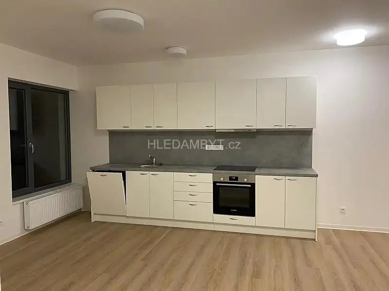 2+kk, Nad mohylou, Praha 6 - Suchdol