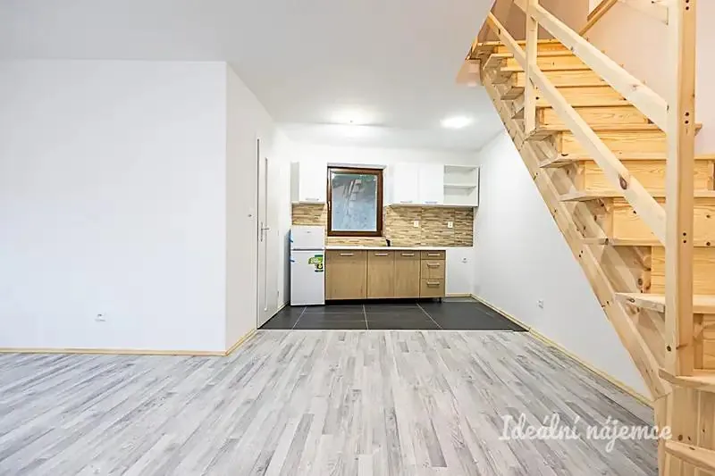 2+kk, Lysolajské údolí, Praha 6 - Lysolaje