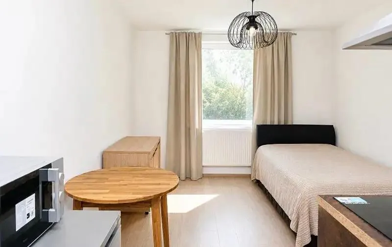 1+kk, Kubánské náměstí, Praha 10 - Vršovice