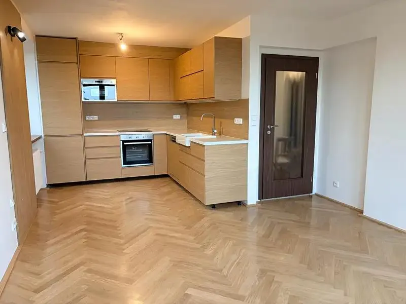 2+kk, Nad Santoškou, Praha 5 - Smíchov