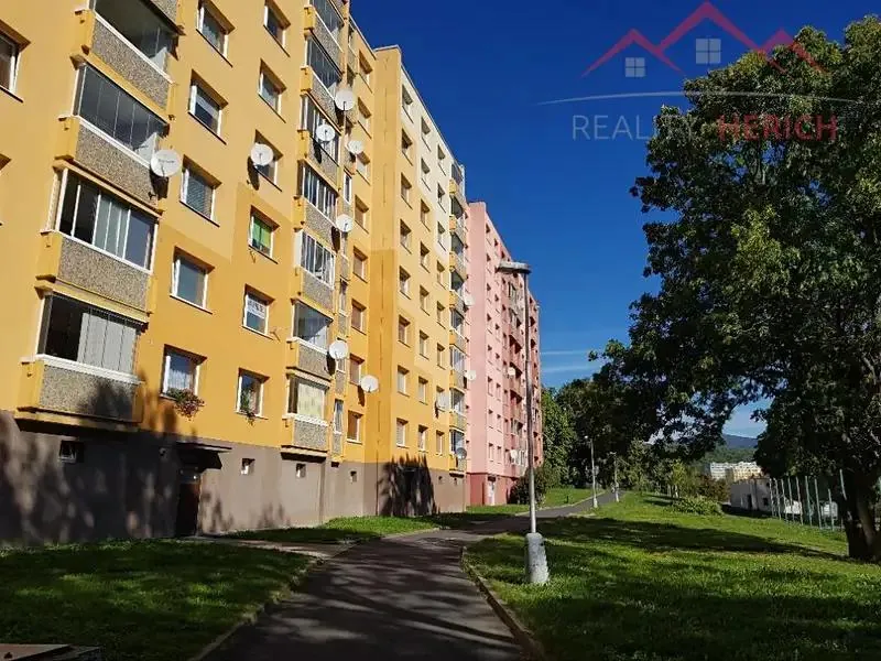 1+1, Na Borku, Jirkov, Chomutov, Ústecký kraj