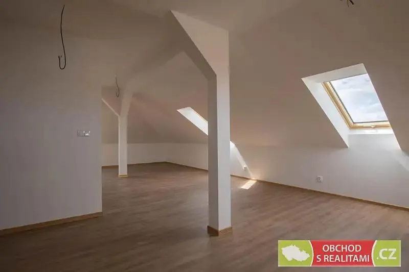 1+kk, 17. listopadu, Říčany, Praha-východ, Středočeský kraj