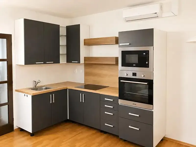 2+kk, 8. května, Olomouc, Olomoucký kraj
