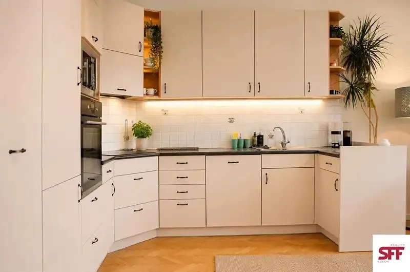 2+kk, Na bojišti, Praha 2 - Nové Město