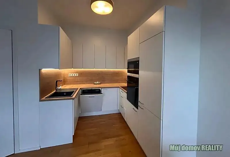 2+kk, Zenklova, Praha 8 - Libeň