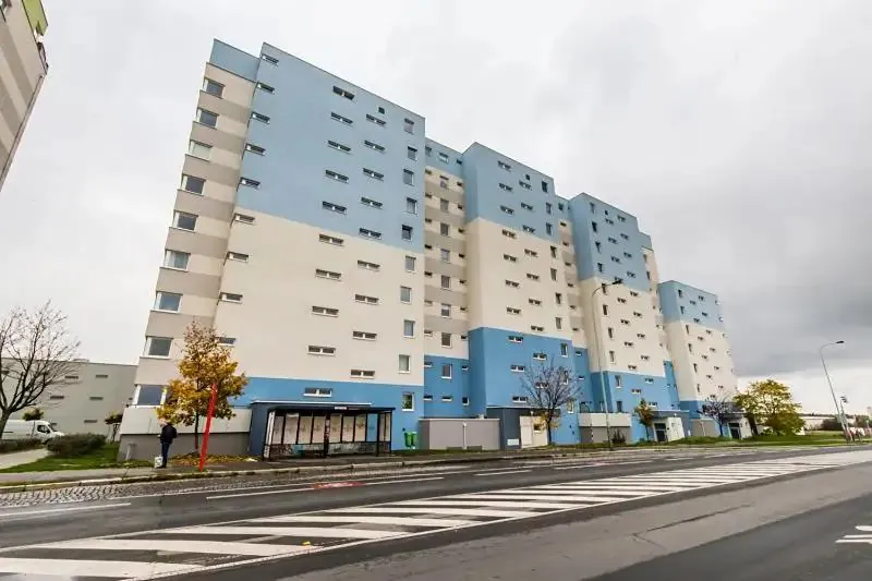 2+kk, Hornoměcholupská, Praha 10 - Hostivař
