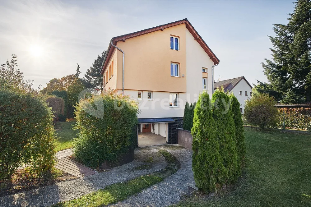 6 a více, Ke smrčině, Praha 4 - Újezd u Průhonic
