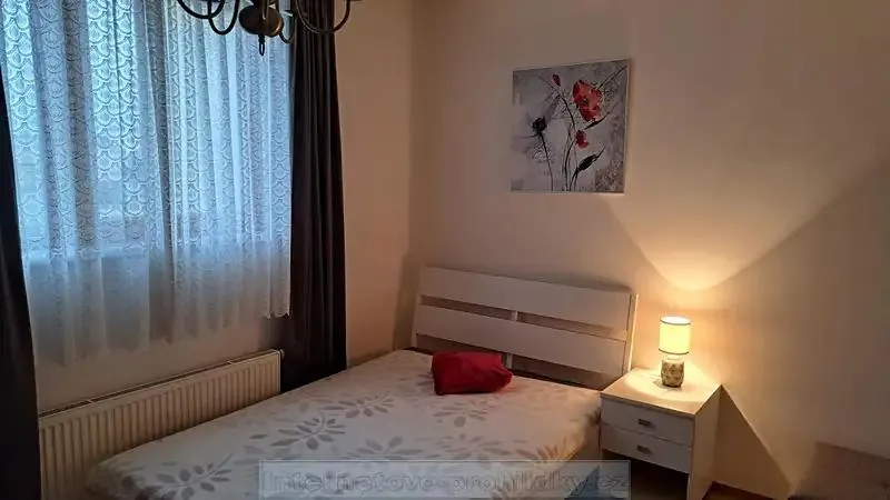 pokoj, Anglická, Praha 2 - Vinohrady