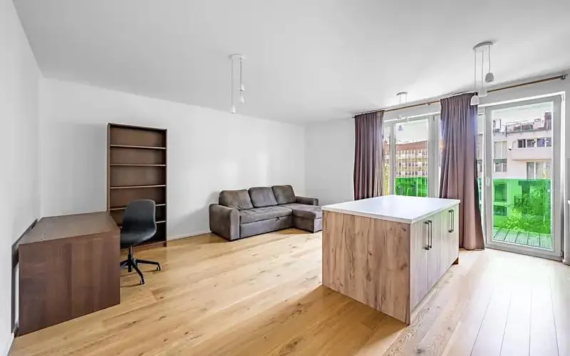 2+kk, Altajská, Praha 10 - Vršovice