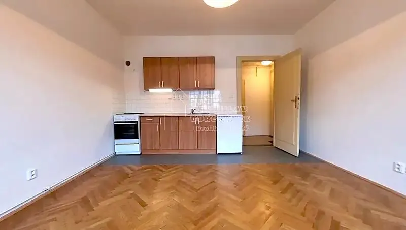 1+kk, Nad Primaskou, Praha 10 - Strašnice