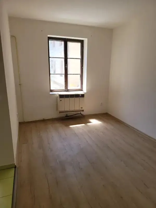 1+kk, Nádražní, Skřivany, Hradec Králové, Královéhradecký kraj