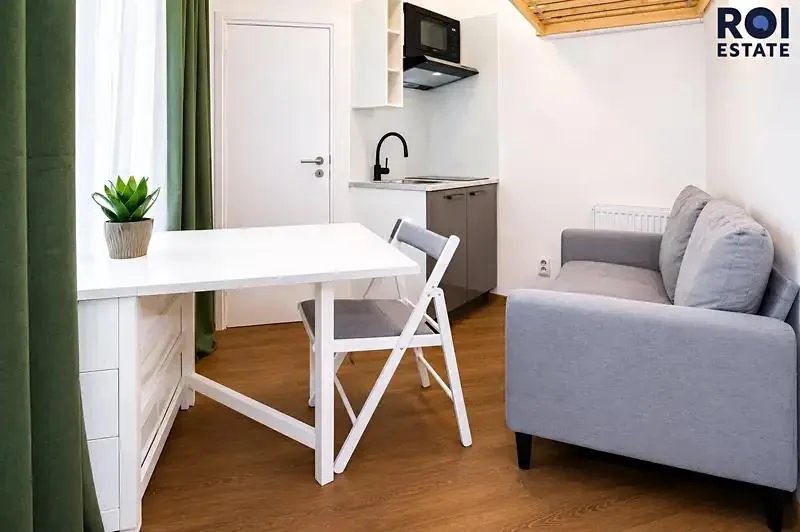 1+kk, Jenečská, Hostivice, Praha-západ, Středočeský kraj
