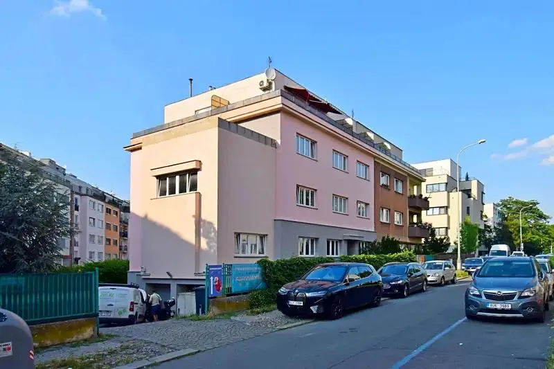 3+1, Hládkov, Praha 6 - Střešovice