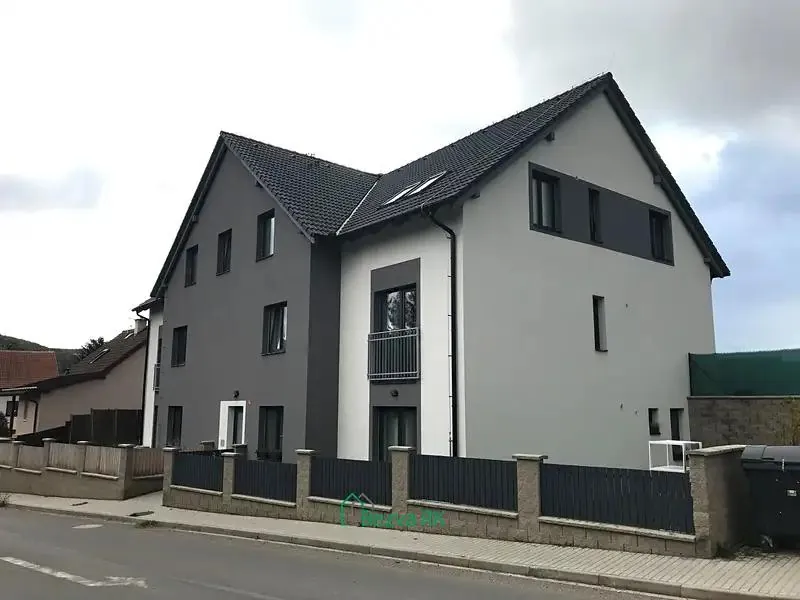 1+kk, Kladenská, Hýskov, Beroun, Středočeský kraj