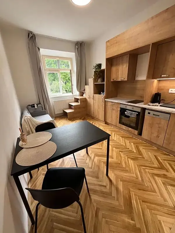 1+kk, Jaromírova, Praha 2 - Nusle
