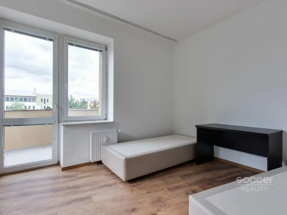 1+kk, Suchdolské náměstí (Praha 6 - Suchdol)