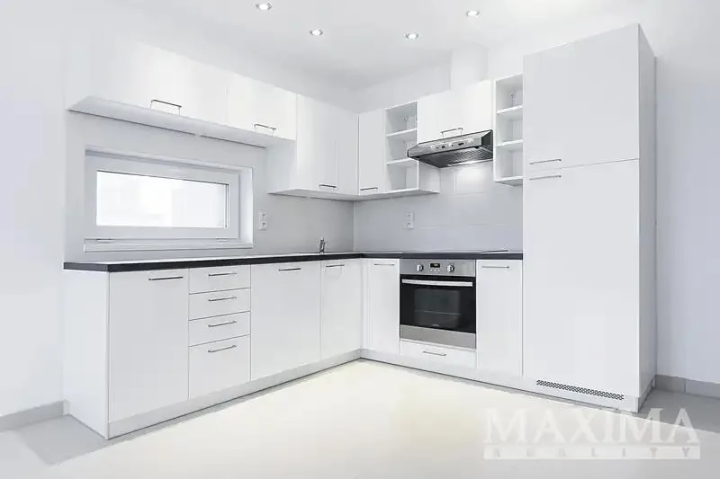 2+kk, Makedonská, Praha 9 - Střížkov