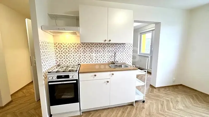 1+1, Spojovací, Milovice, Nymburk, Středočeský kraj