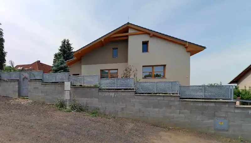 3+1, Husova, Kostomlaty pod Milešovkou, Teplice, Ústecký kraj