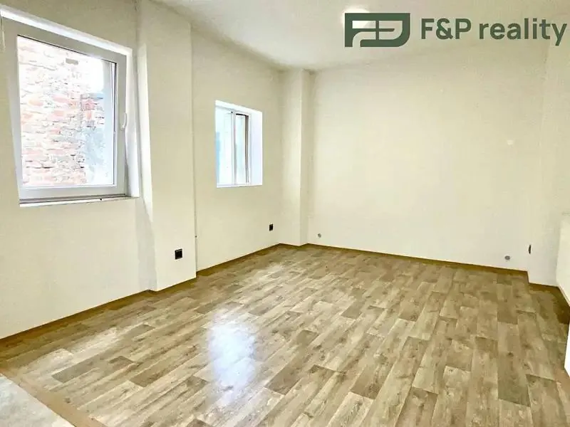 1+1, Bělušice, Kolín, Středočeský kraj