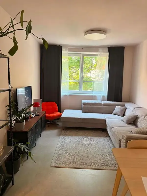 2+kk, Křižíkova 93 (Praha 8 - Karlín)