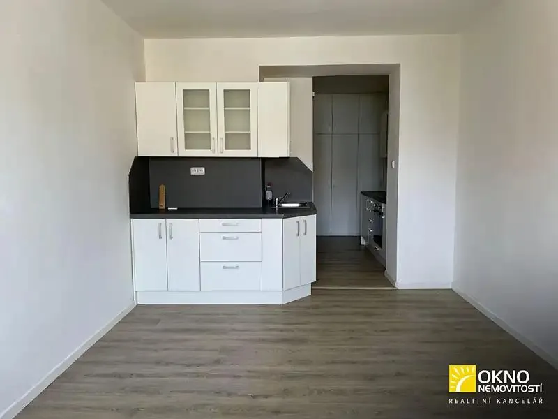 1+kk, Wanklovo nám., Blansko, Jihomoravský kraj