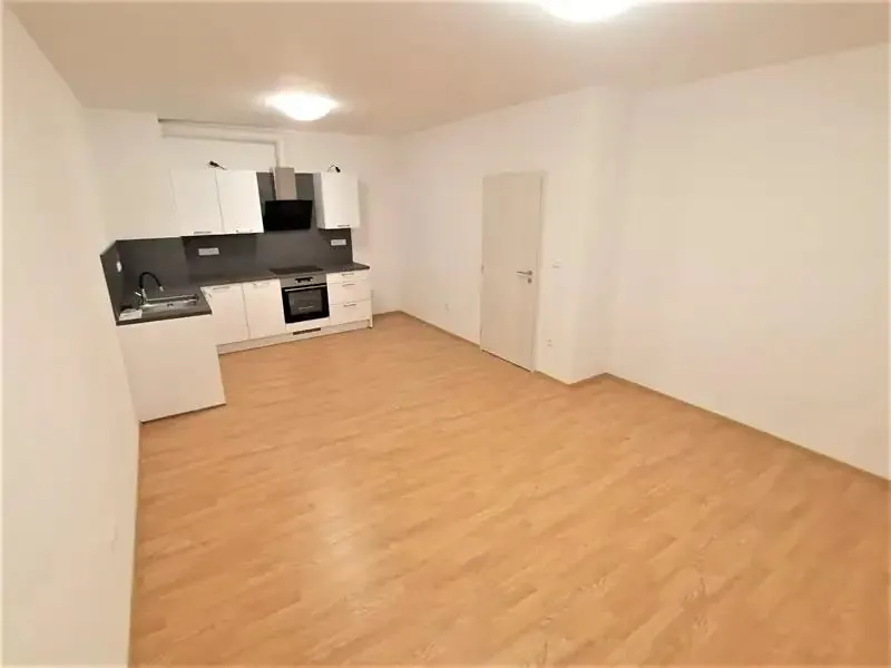 2+kk, Husitská, Praha 3 - Žižkov