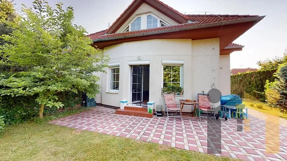 6 a více, Olivová, Hostivice, Praha-západ, Středočeský kraj