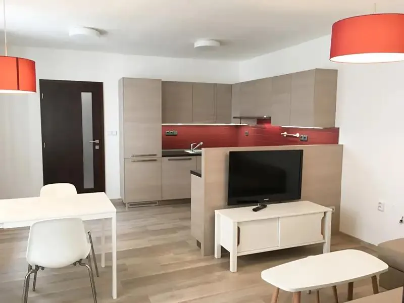 2+kk, 8. května, Olomouc, Olomoucký kraj