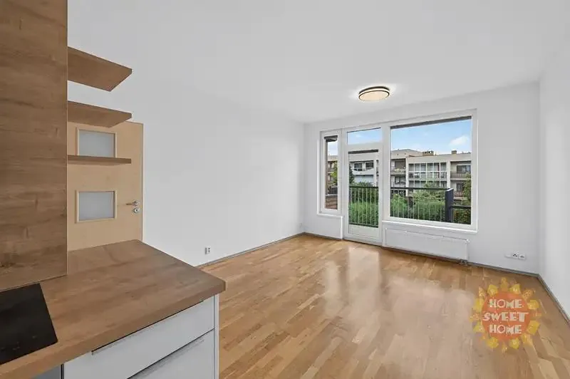 2+kk, Nad Okrouhlíkem, Praha 8 - Libeň