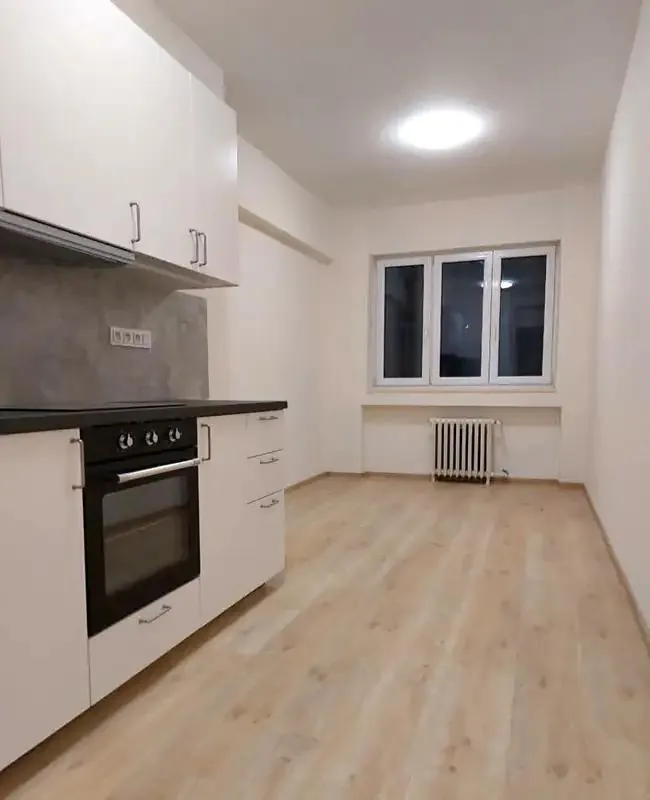 1+1, Komunardů, Praha 7 - Holešovice