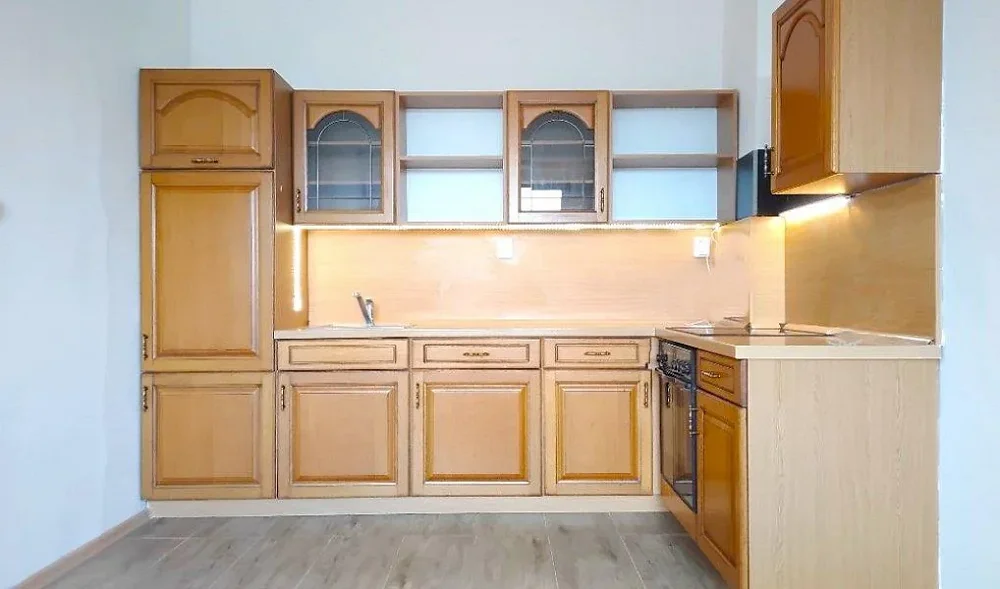 2+kk, Černá silnice, Mnichovo Hradiště, Mladá Boleslav, Středočeský kraj