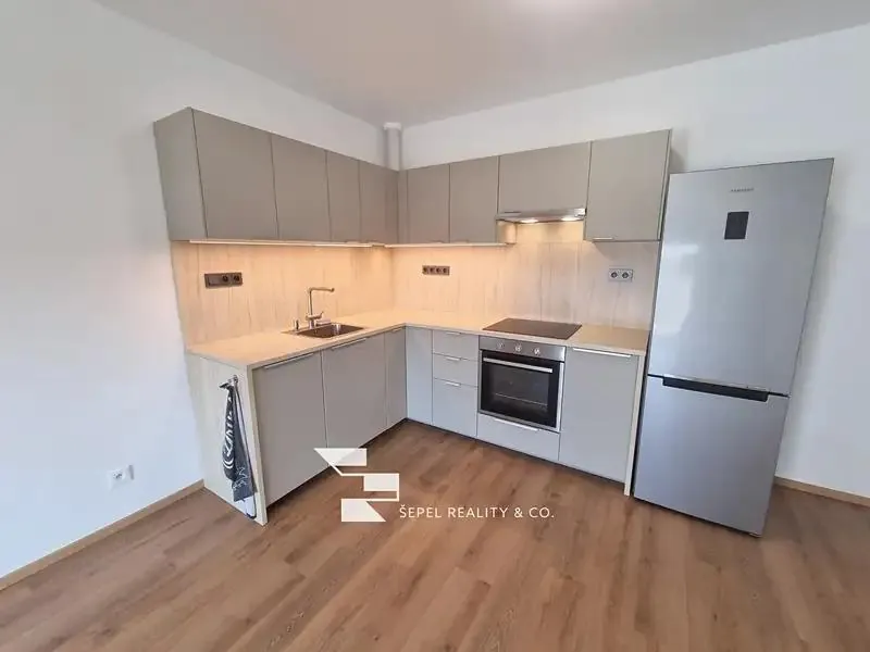 2+kk, Rostěnice-Zvonovice, Vyškov, Jihomoravský kraj