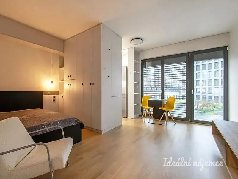 1+kk, Vojenova, Praha 8 - Libeň